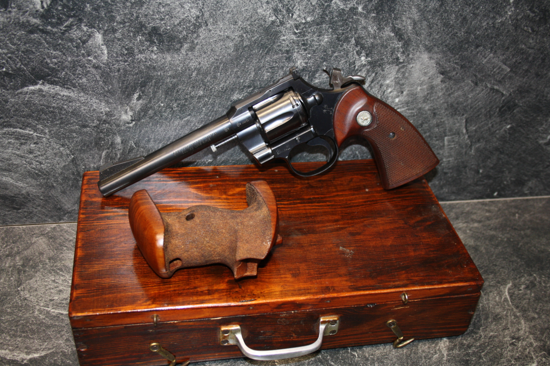 Revolver Colt OFFICERS MODEL MATCH Kal. 22lr #80305 – Bild 1