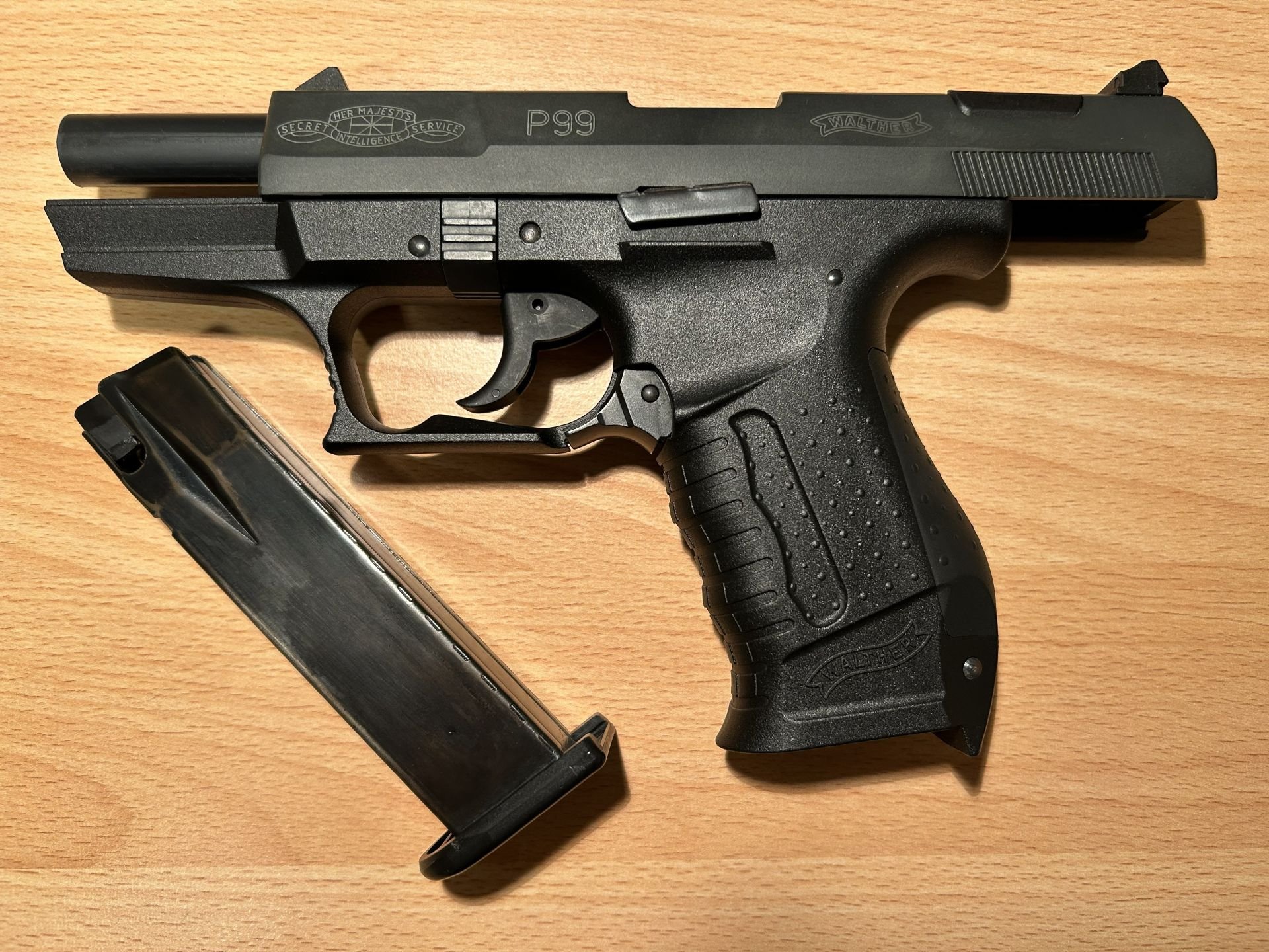 Walther P99 Cal. 9mm P.A.K. Limited Edition 007 – Bild 3