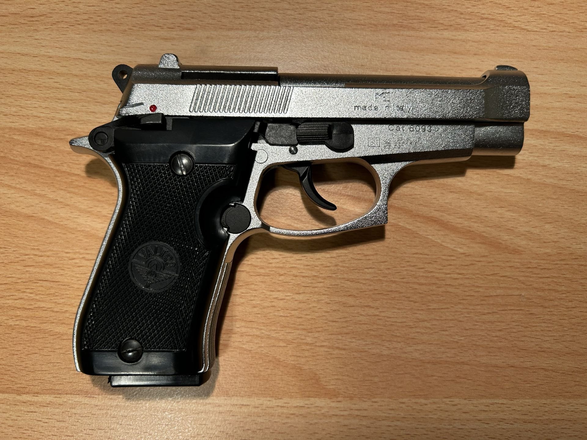 VALTRO Mod. 85 COMBAT Cal. 9mm P.A.K. – Bild 2