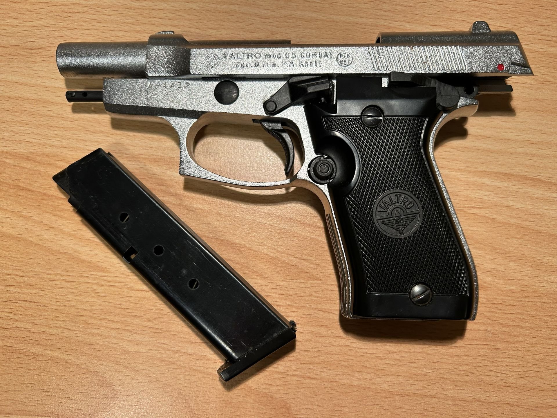 VALTRO Mod. 85 COMBAT Cal. 9mm P.A.K. – Bild 3