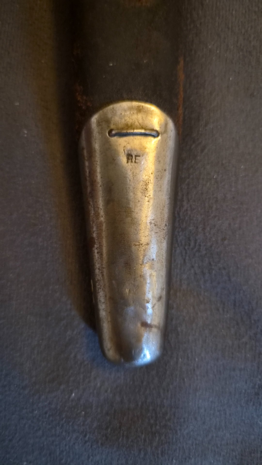 BAJONETT, m/1907, Wilkinson, England, mit Lederscheide. – Bild 5