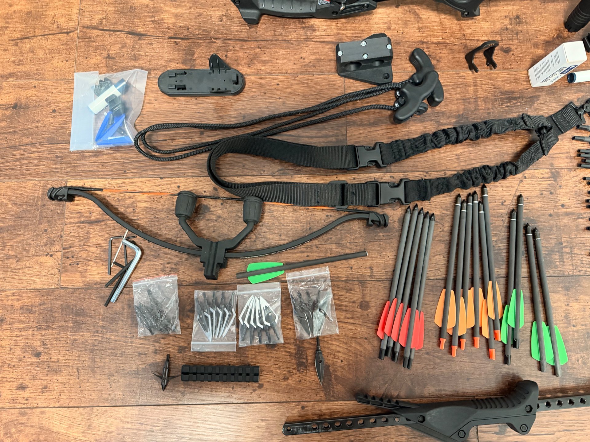EK Archery Cobra System RX Adder + 180 & 130 lbs Bogen + viel Zubehör (Red Dot, 26 Bolzen, Spannhilf – Bild 6