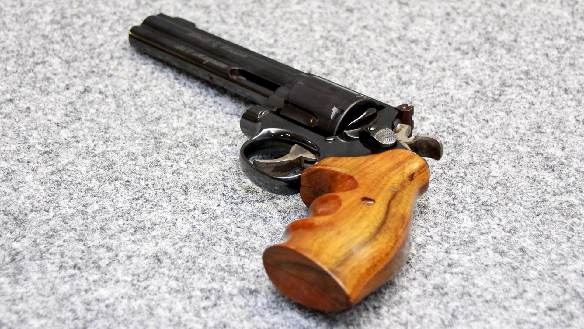 Smith & Wesson Model 586-4 Target Champion .357 Mag. – 6 Zoll Matchrevolver mit Linkshänder-Griff – Bild 5