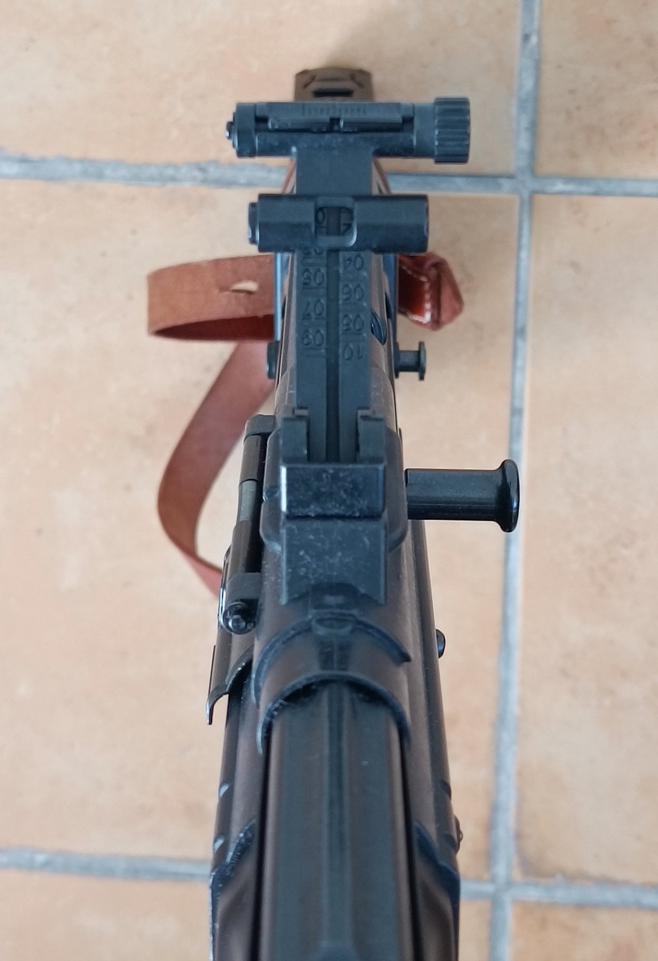 GSG StG 44 Schreckschussgewehr 9 mm P.A.K. inkl. Trageriemen u. Futteral – Bild 13