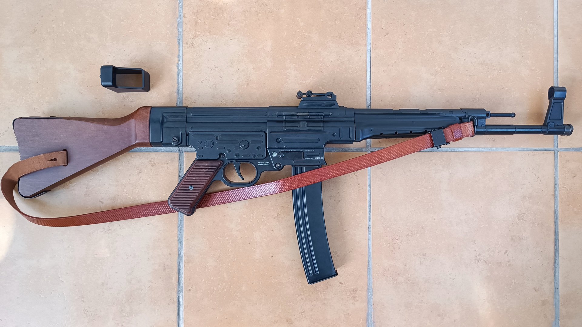 GSG StG 44 Schreckschussgewehr 9 mm P.A.K. inkl. Trageriemen u. Futteral – Bild 9