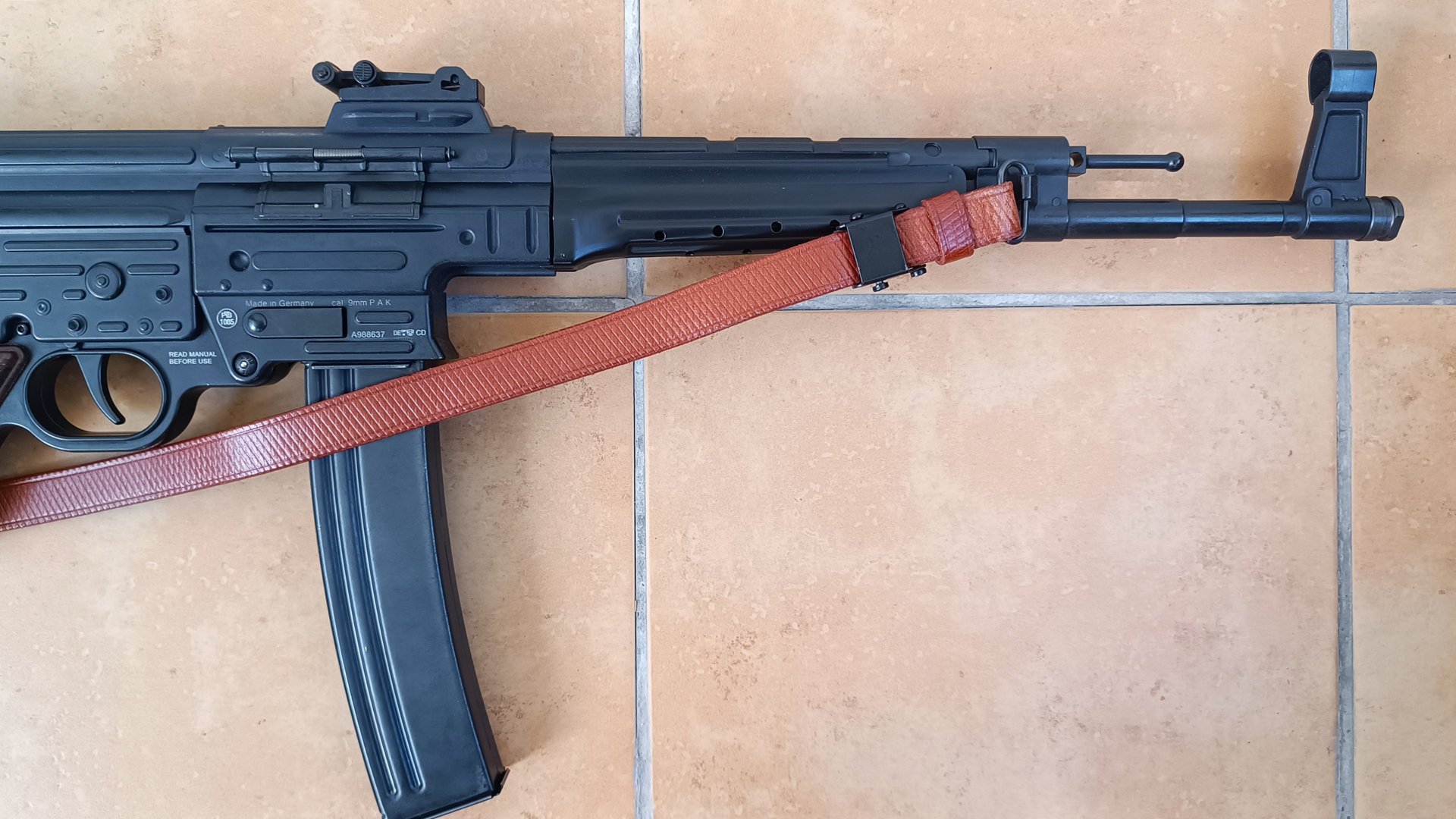GSG StG 44 Schreckschussgewehr 9 mm P.A.K. inkl. Trageriemen u. Futteral – Bild 11