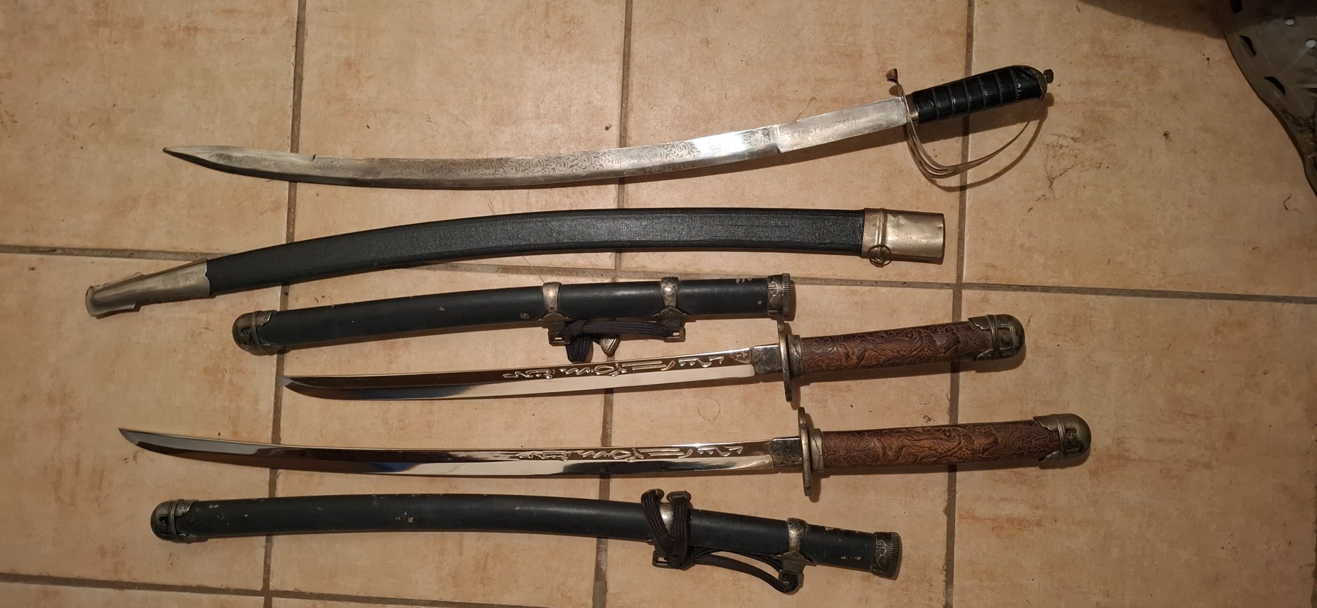 Konvolut Säbel Samurai Schwerter Schwertfisch Säbel Deko – Bild 1