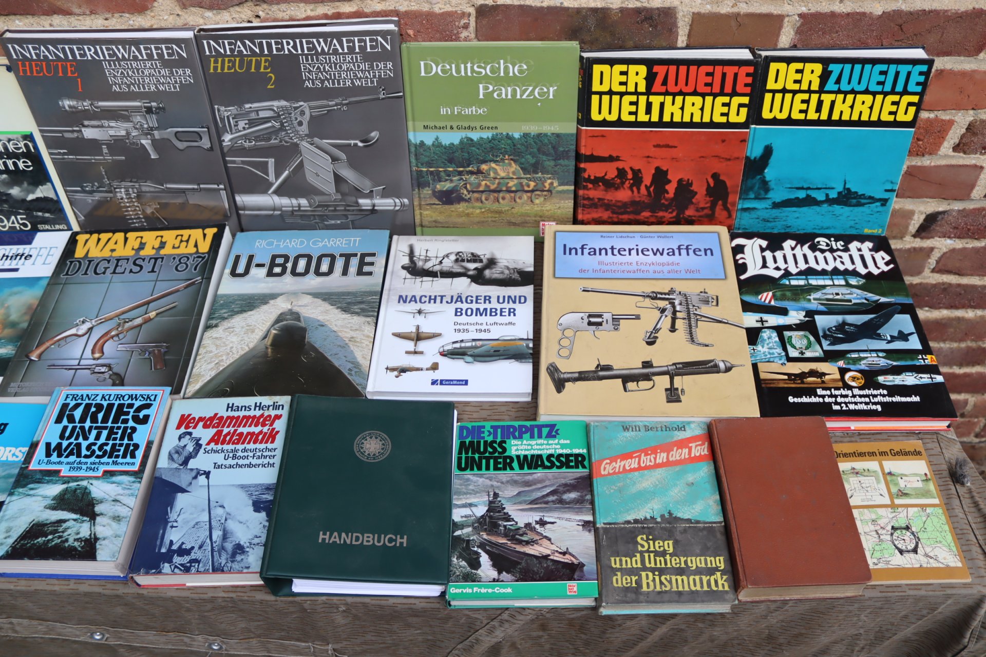 Bücher Konvolut Wehrmacht Luftwaffe 2.Weltkrieg Motorbuch 2.WK Kriegsmarine Waffenbücher – Bild 3