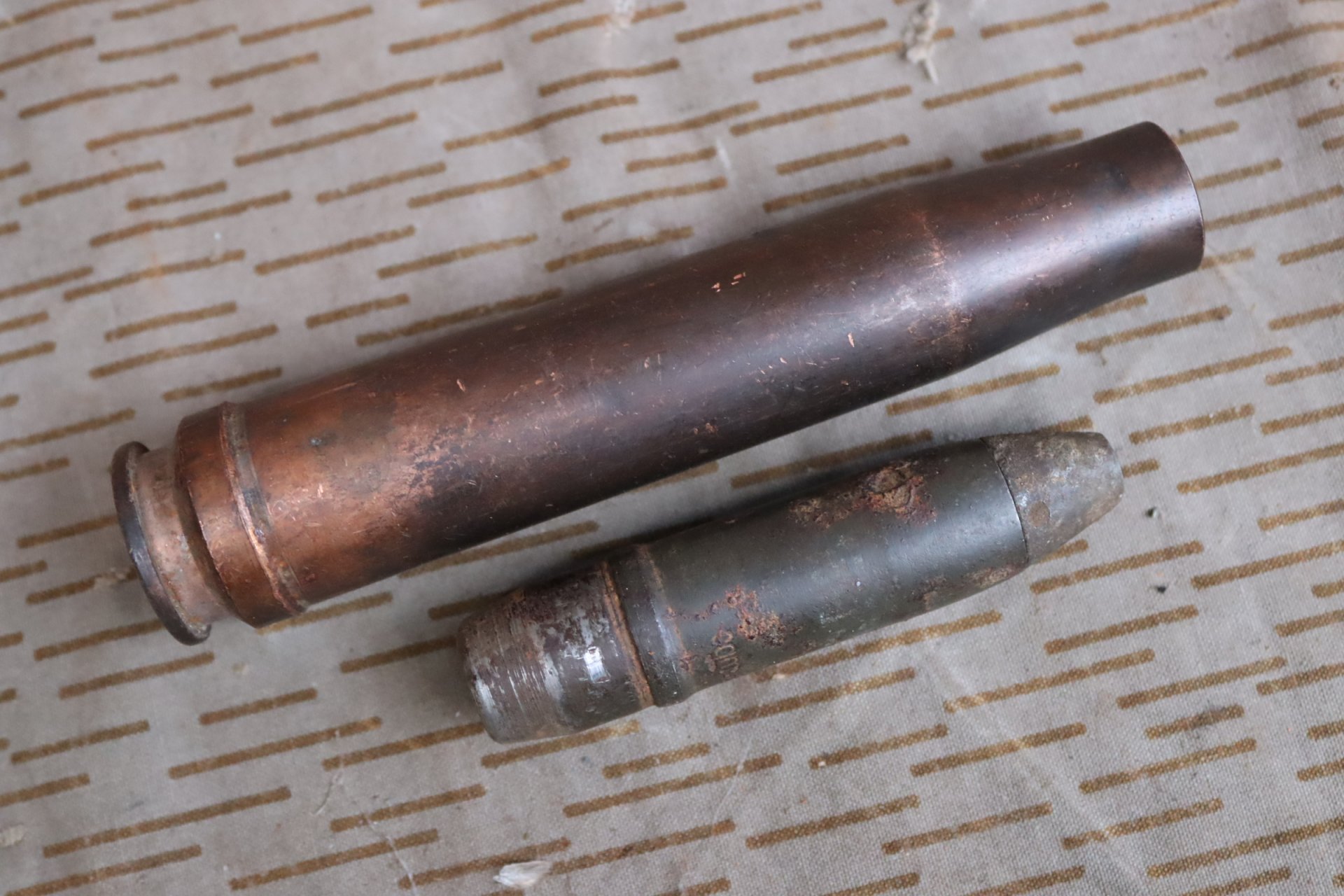 2cm Flak 38 Patrone ÜB Graue Farbe! 2.Weltkrieg Deko Munition 1944 – Bild 4
