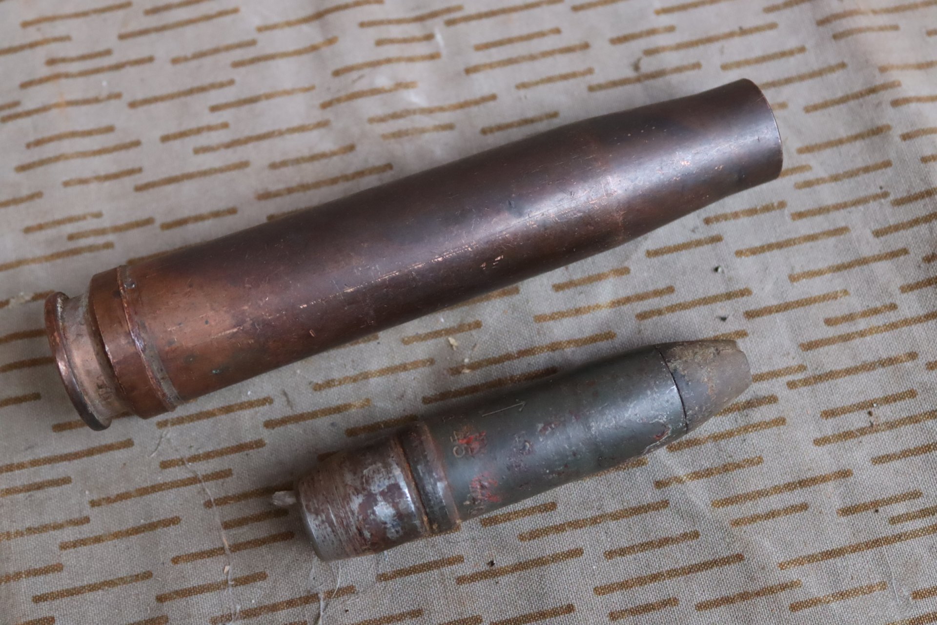 2cm Flak 38 Patrone ÜB Graue Farbe! 2.Weltkrieg Deko Munition 1944 – Bild 3