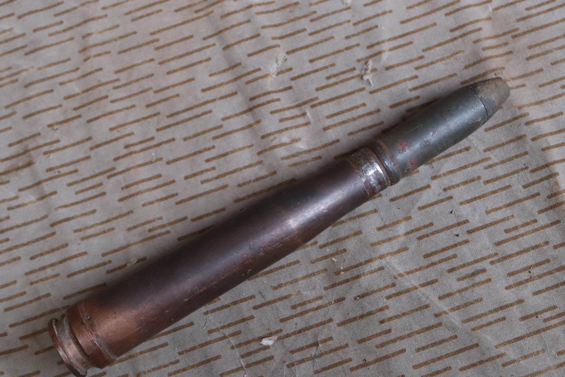 2cm Flak 38 Patrone ÜB Graue Farbe! 2.Weltkrieg Deko Munition 1944 – Bild 1