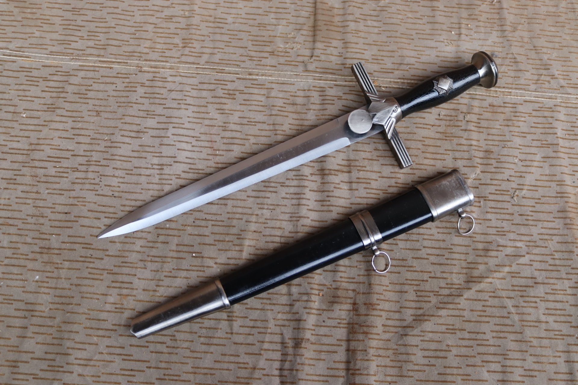 RLB Dolch Luftschutzbund – Bild 1