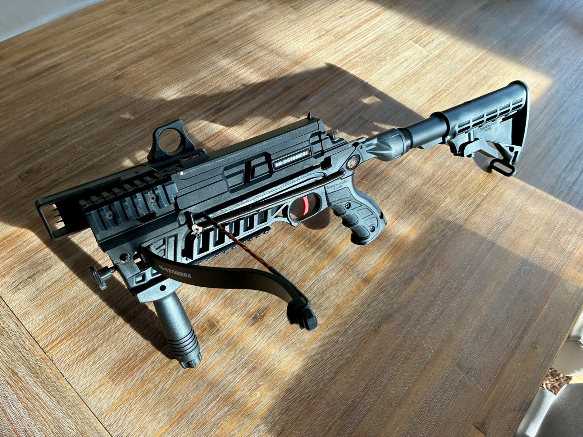 Steambow Stinger 2 Tactical - Viel Zubehör - Schnell-Schuss-Magazin Armbrust – Bild 1