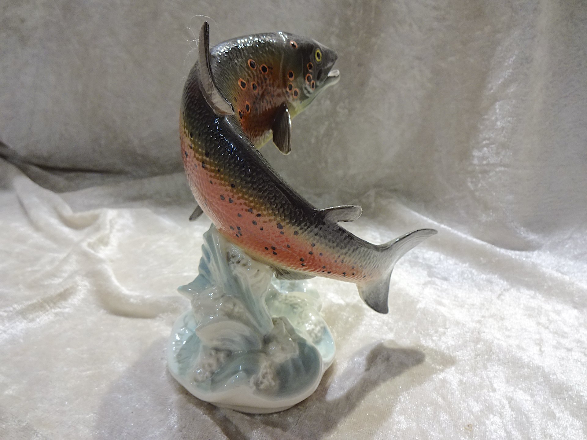 Regenbogen Forelle - farbige Porzellanfigur von Fa.Goebel – Bild 3