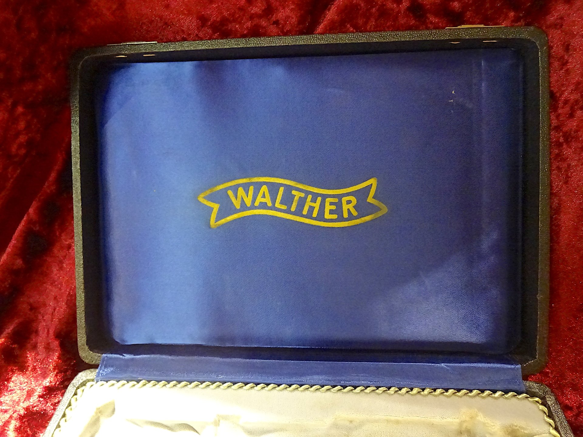 original WALTHER LUXUS KOFFER für P 38 in 9mm Para – Bild 2