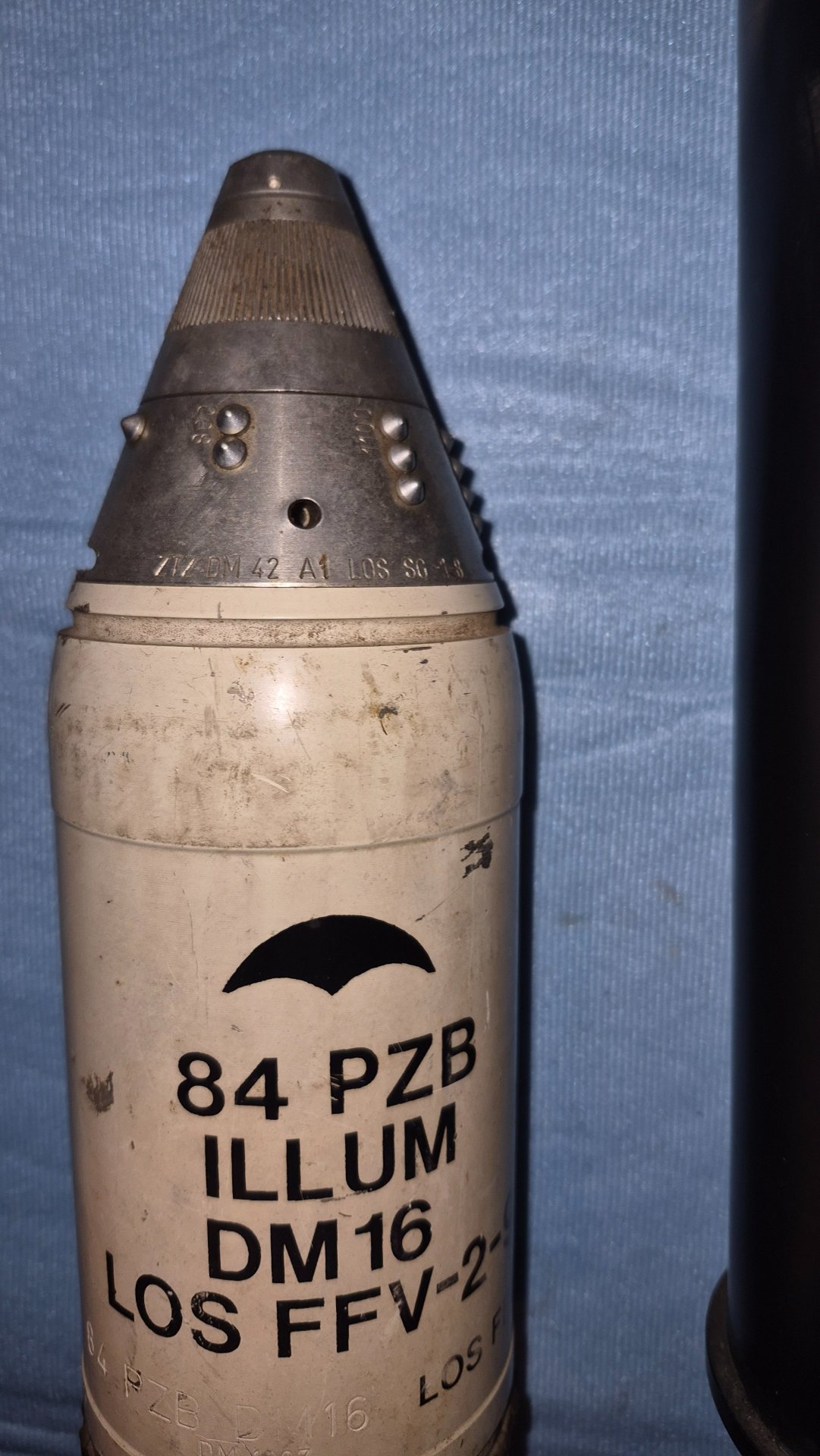 84mm Carl Gustav Leuchtgranate Fallschirm Gefechtsfeldbeleuchtung – Bild 2