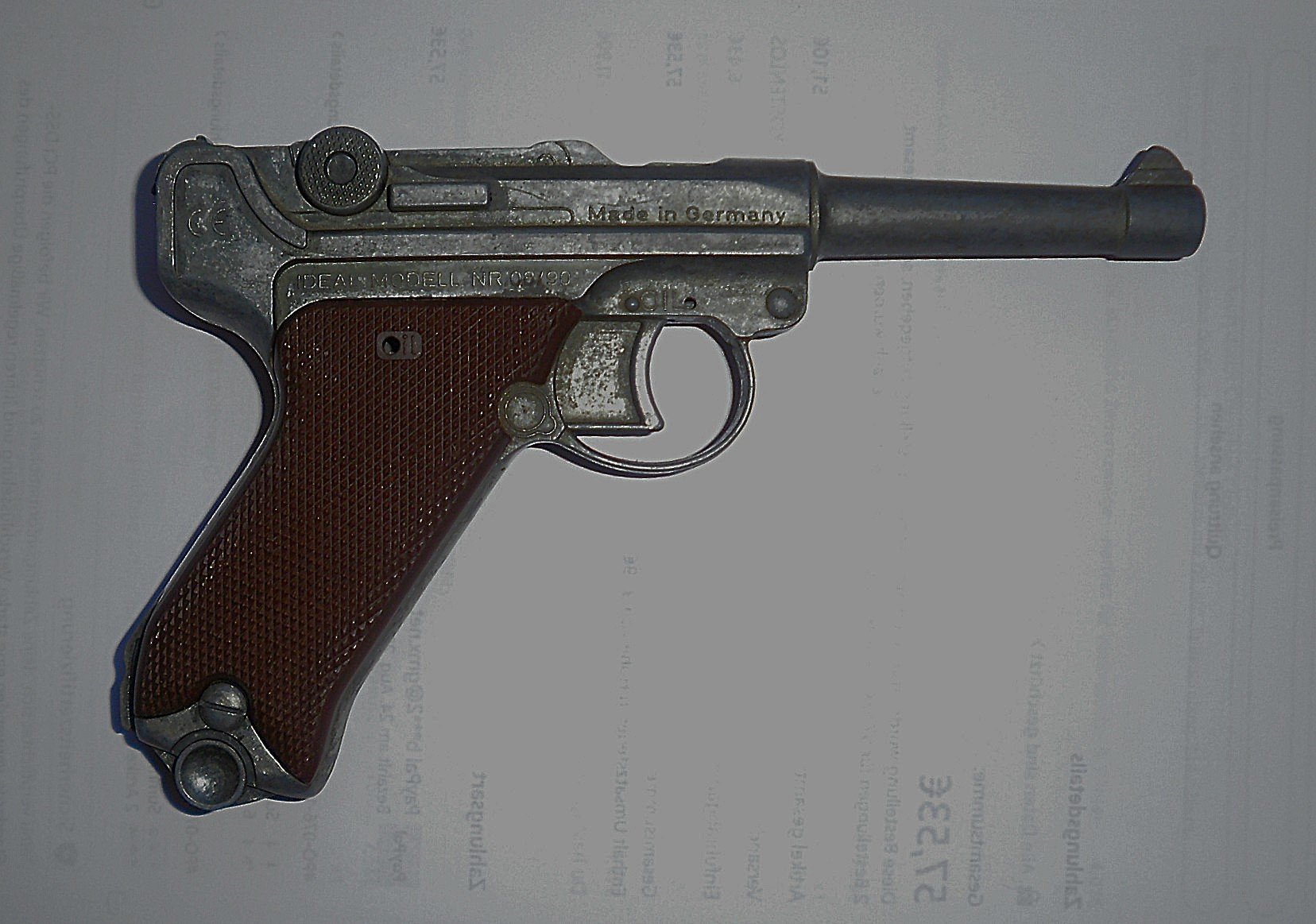 Modellpistole Luger P08 "Ideal Modell" Zündplättchenpistole – Bild 1