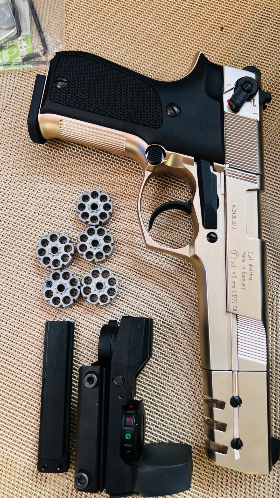 Walther CP88 Competition Nickel + Red Dot + 5 Magazine – Bild 11