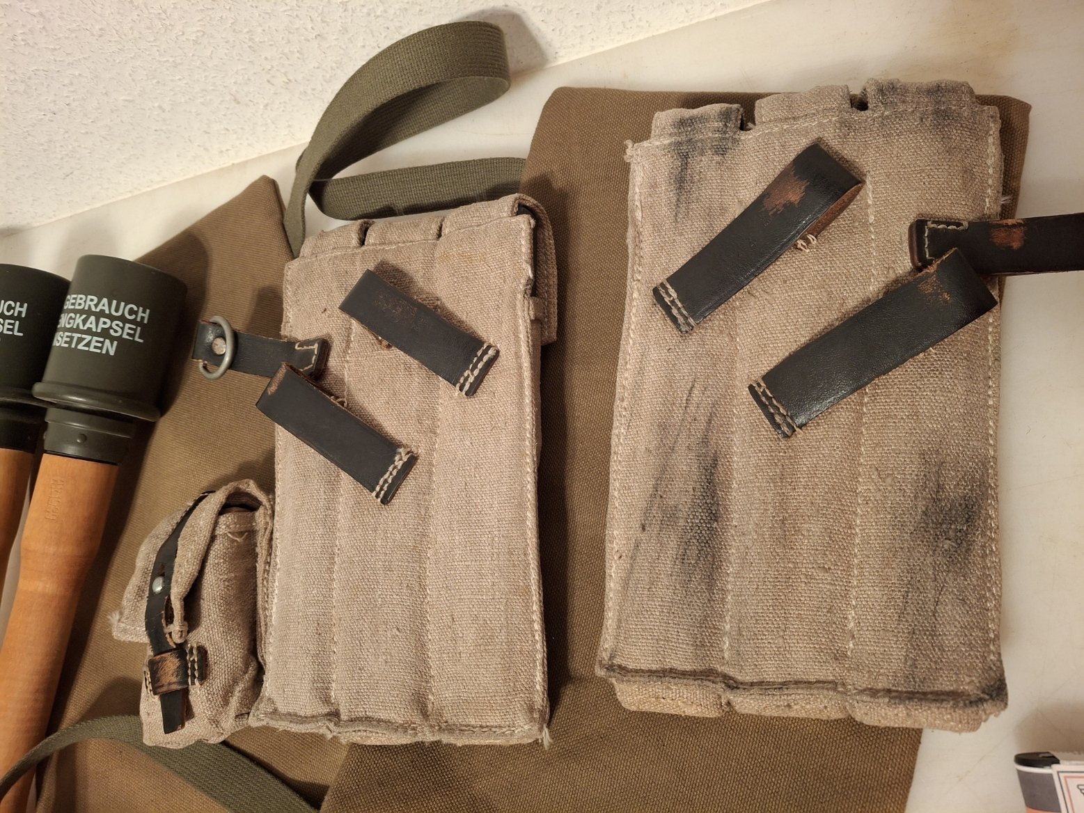 Fallschirmjäger Wehrmacht Konvolut Magazintaschen MP 38/40 Handgranatenbeutel 6 Handgranaten Repro – Bild 8