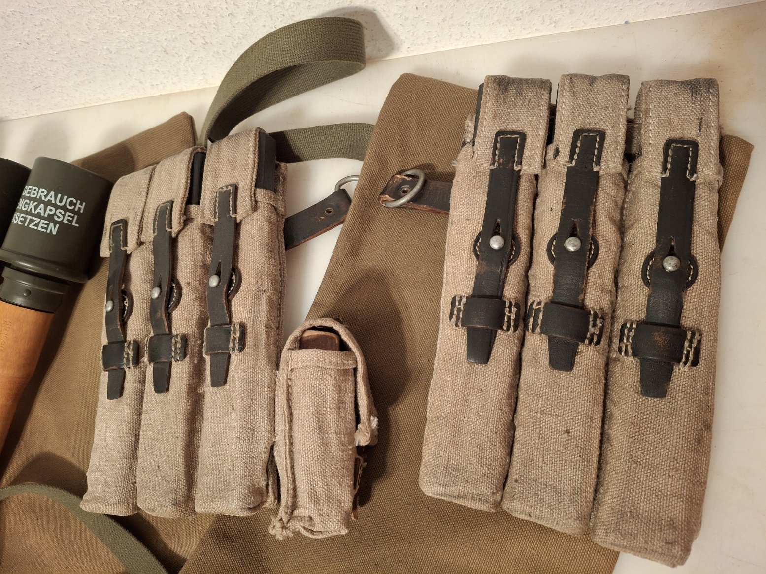 Fallschirmjäger Wehrmacht Konvolut Magazintaschen MP 38/40 Handgranatenbeutel 6 Handgranaten Repro – Bild 6
