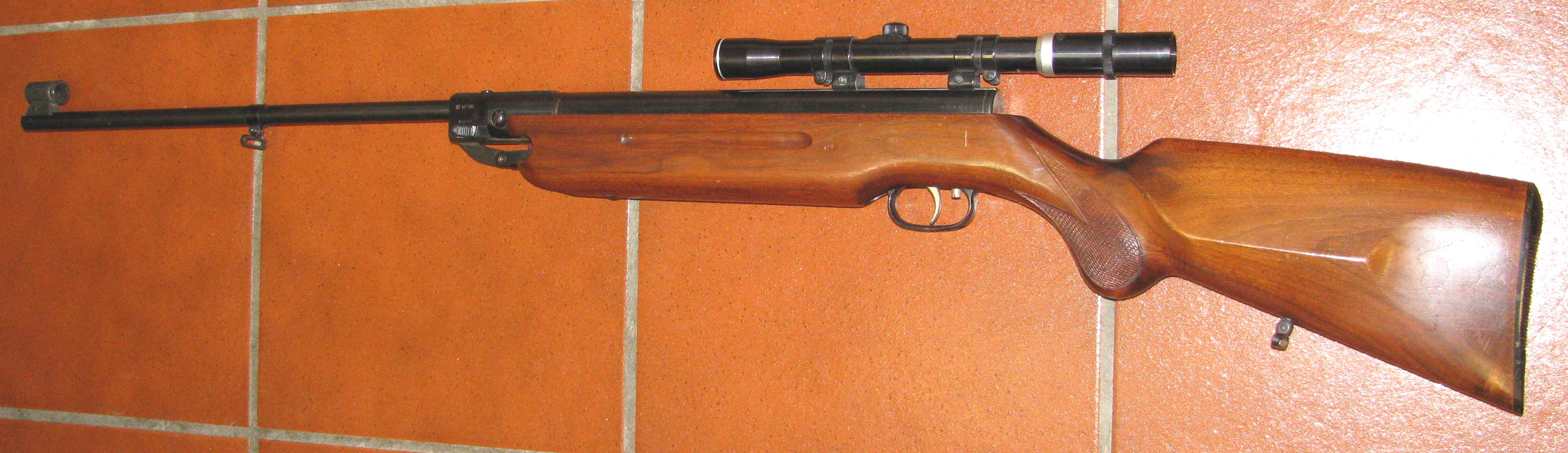 WEIHRAUCH Luftgewehr, ein WEIHRAUCH HW 35 in Kal. 4,5mm mit Nummer 154641 – Bild 1