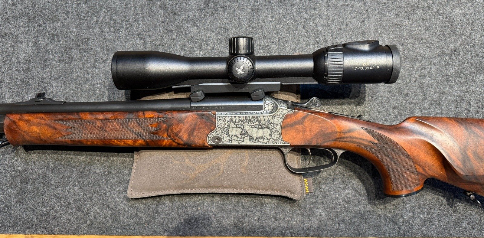Blaser BS 95 Großkaliber-Bergstutzen – 9,3x74R / 6,5x55 SE – Holzklasse 8 – Eichenlaub-Vollgravur – – Bild 1