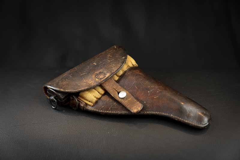 Schweizer Revolver 1882/92, 7,5mmSchweizRev., Waffenfabrik Bern W+F mit schöner Tasche – Bild 4