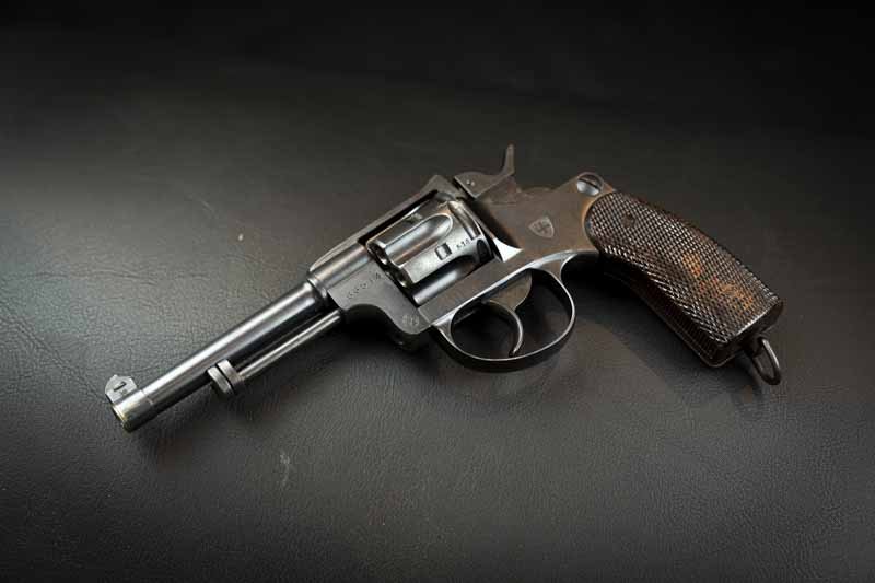 Schweizer Revolver 1882/92, 7,5mmSchweizRev., Waffenfabrik Bern W+F mit schöner Tasche – Bild 3