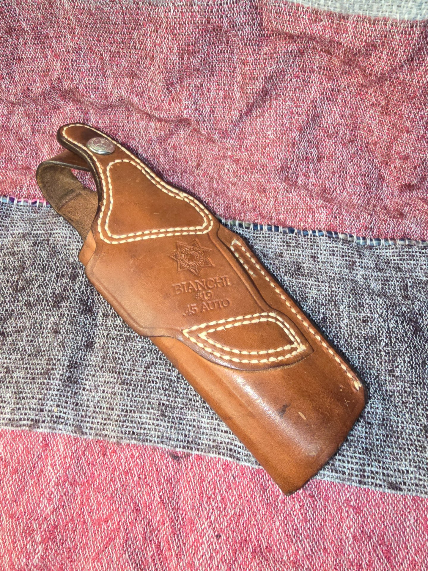 Bianchi Lederholster #19 für 1911er Modelle in .45 ACP für Rechtsschützen – Bild 1