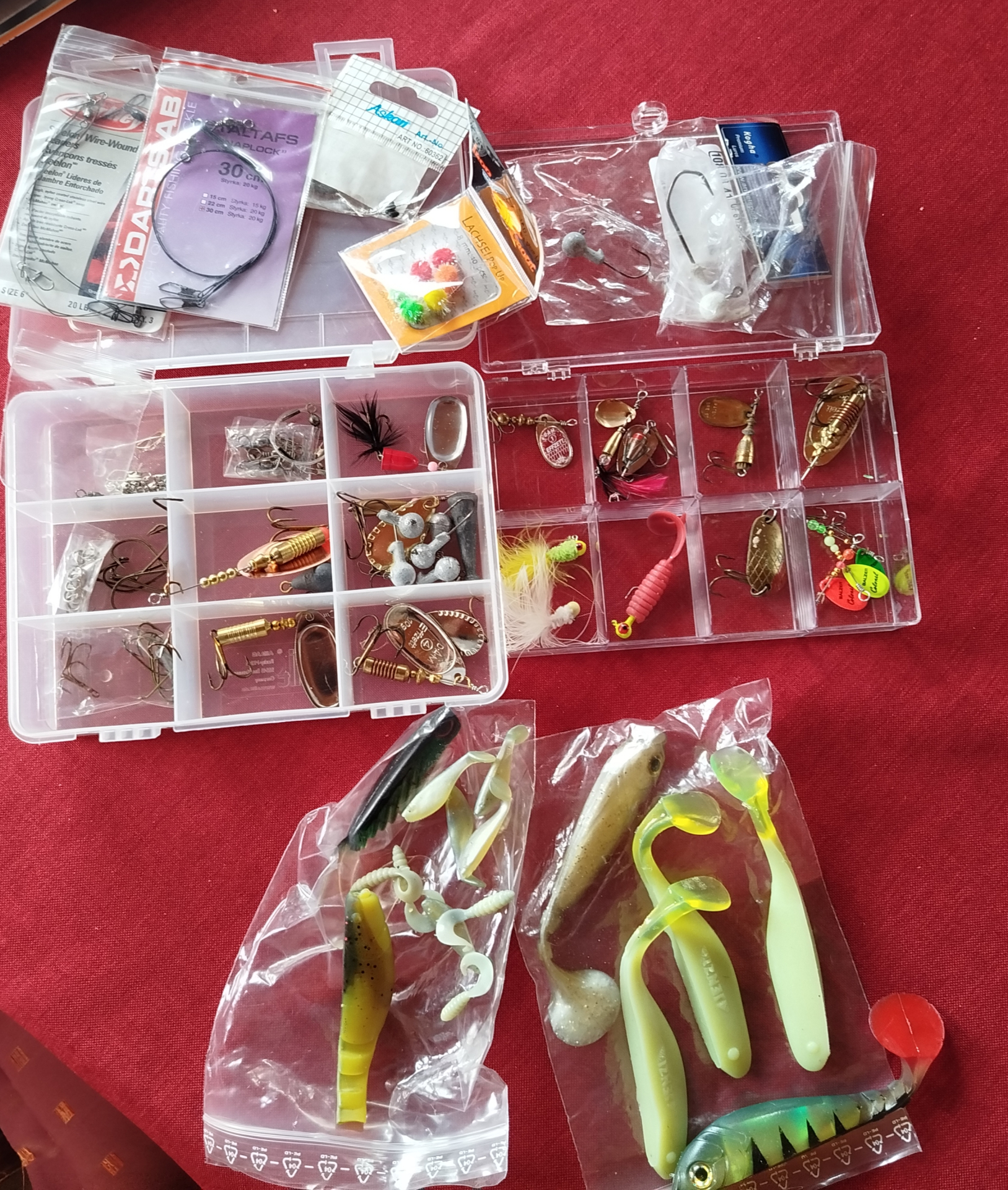 Konvolut Kunstköder, Spinner, Wirbel, Vorfächer, Gummisfische, Wobbler usw... – Bild 1