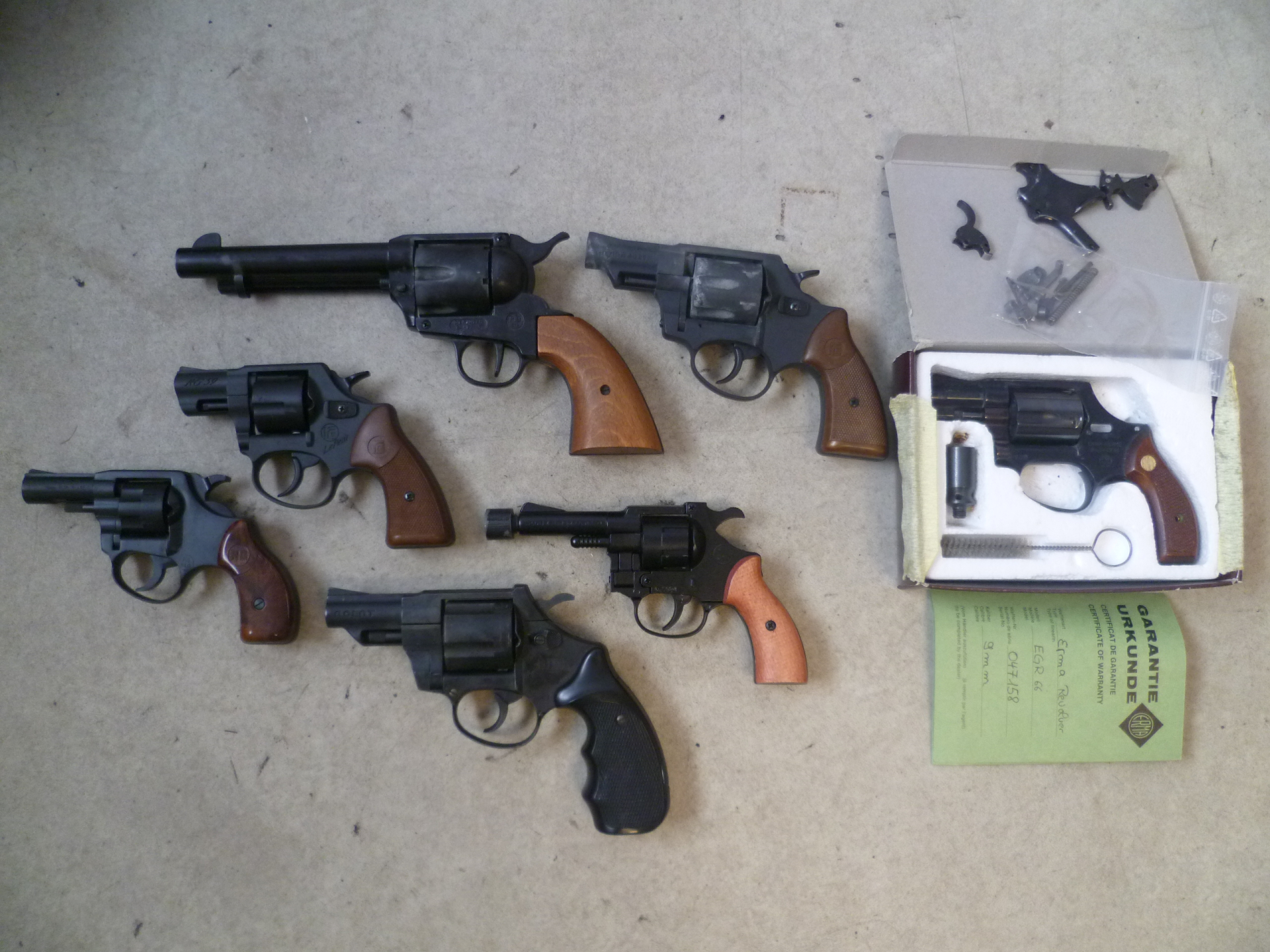 SRS Riesen-Konvolut Schreckschusswaffen DEFEKT – Bild 1