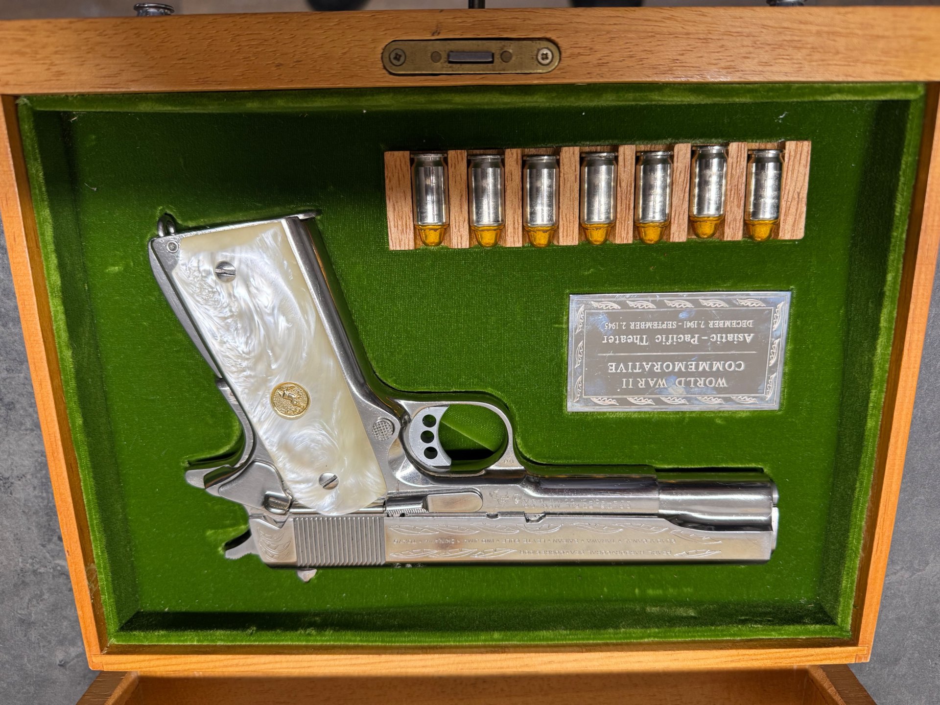 Colt 1911 M1911A1 WWII Pacific Theater Commemorative Sondermodell – Bild 9