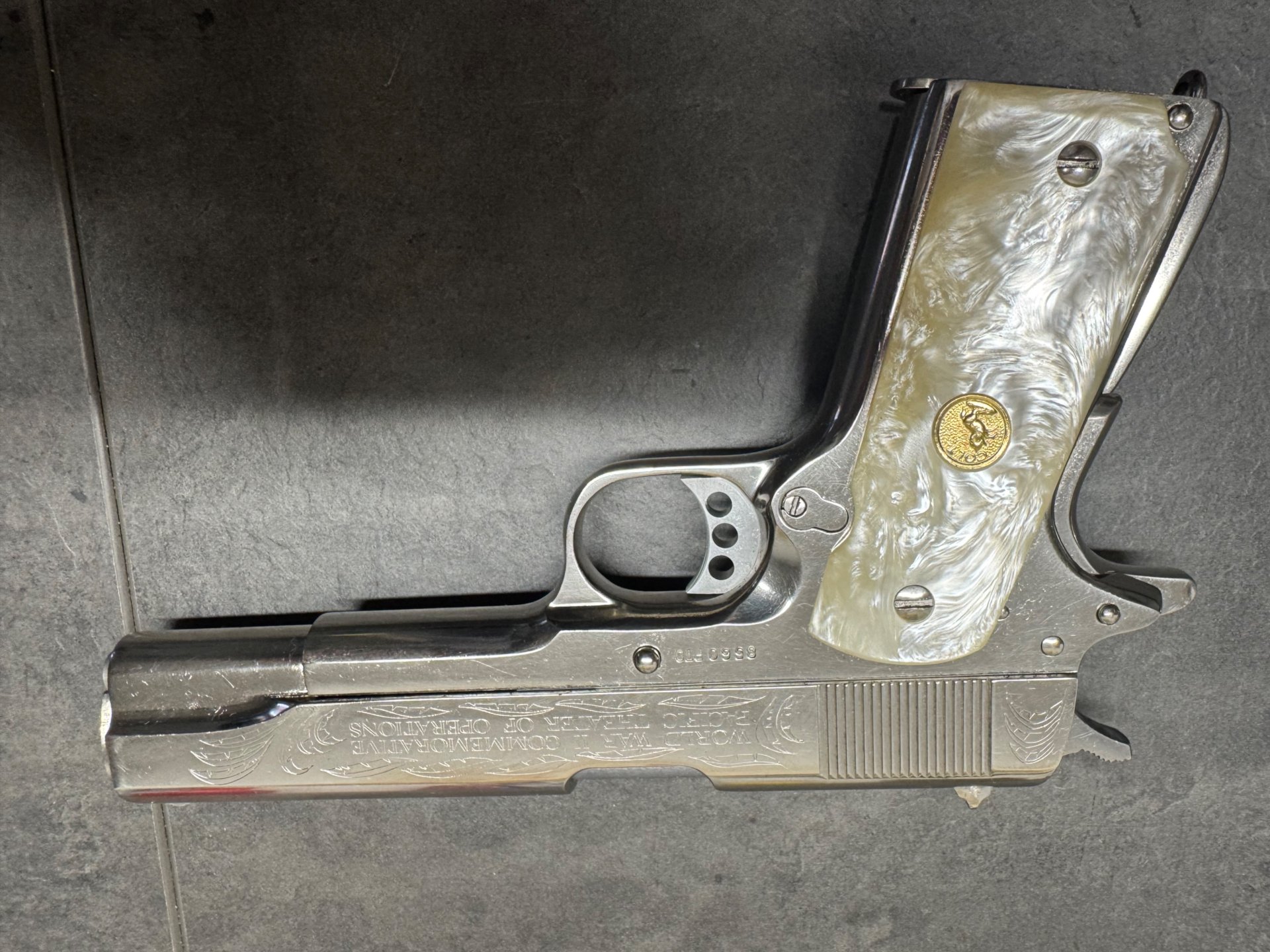 Colt 1911 M1911A1 WWII Pacific Theater Commemorative Sondermodell – Bild 11