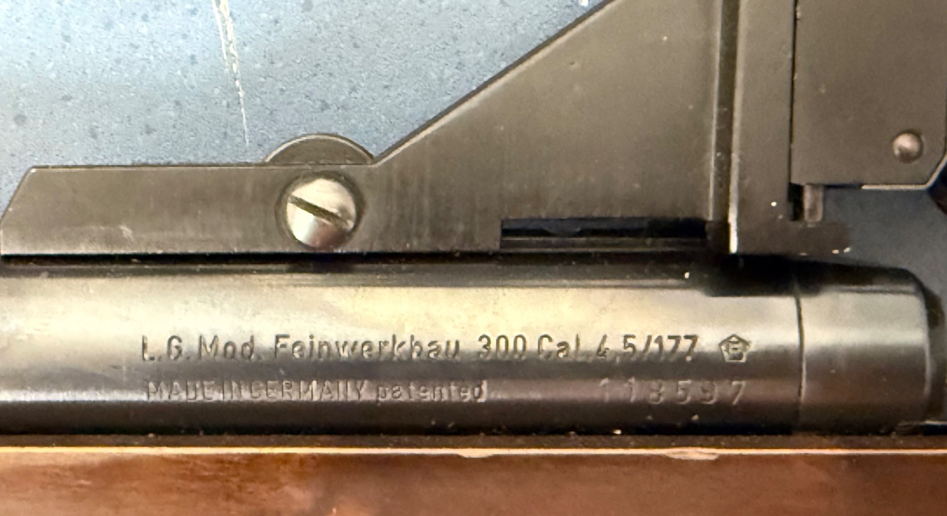 Feinwerkbau LG 300 Seitenspanner – Bild 3
