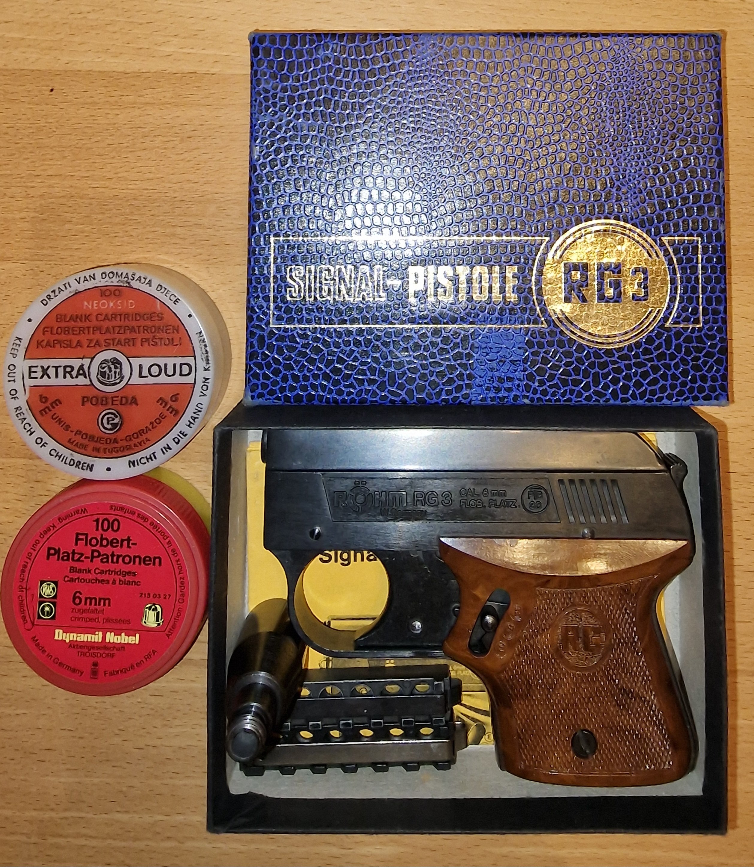 Röhm RG3 + Becher + Magazine + Munition – Bild 1
