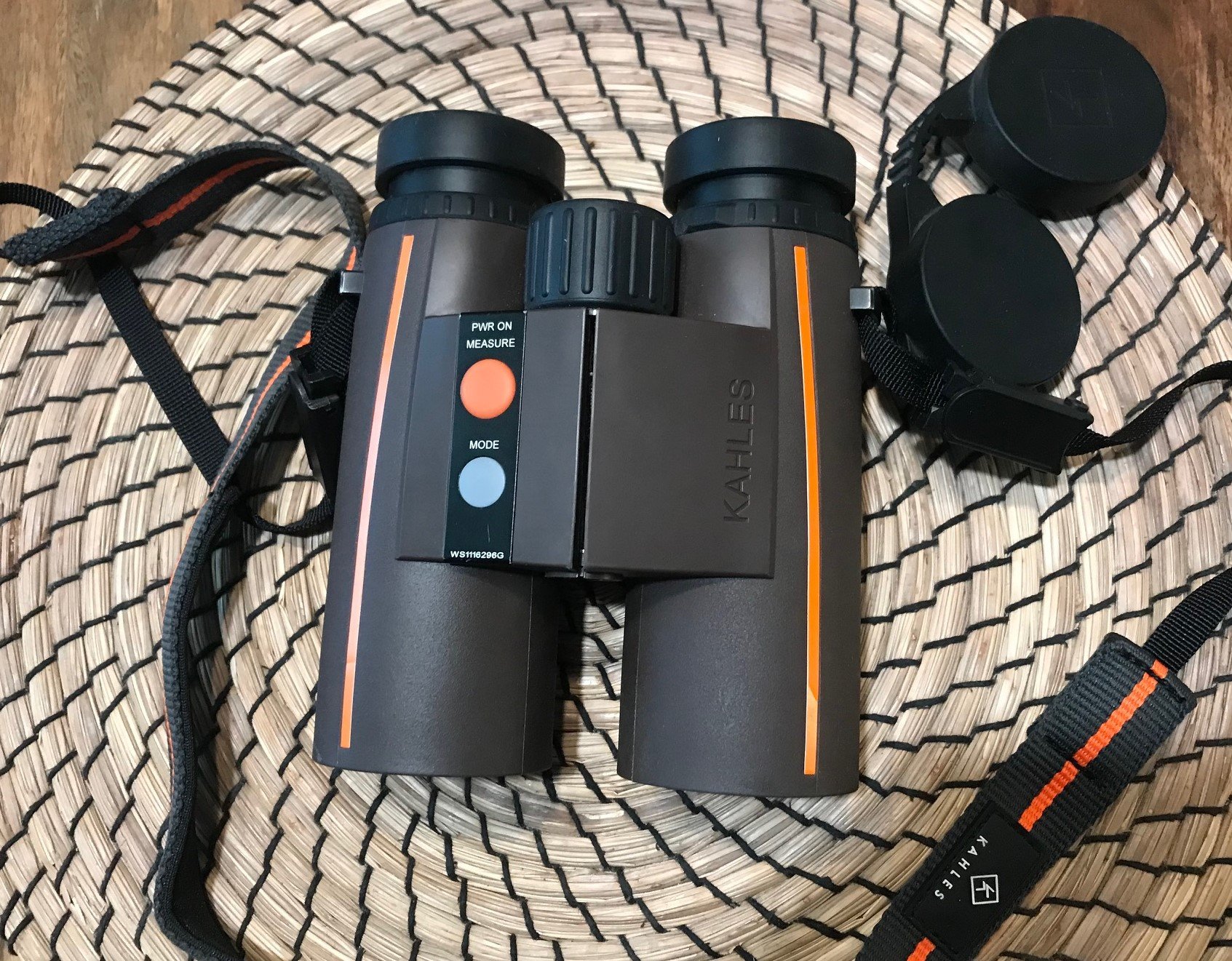KAHLES Helia 10x42 RF - der Spitzenklasse Fernglas mit Entfernugsmesser – Bild 1
