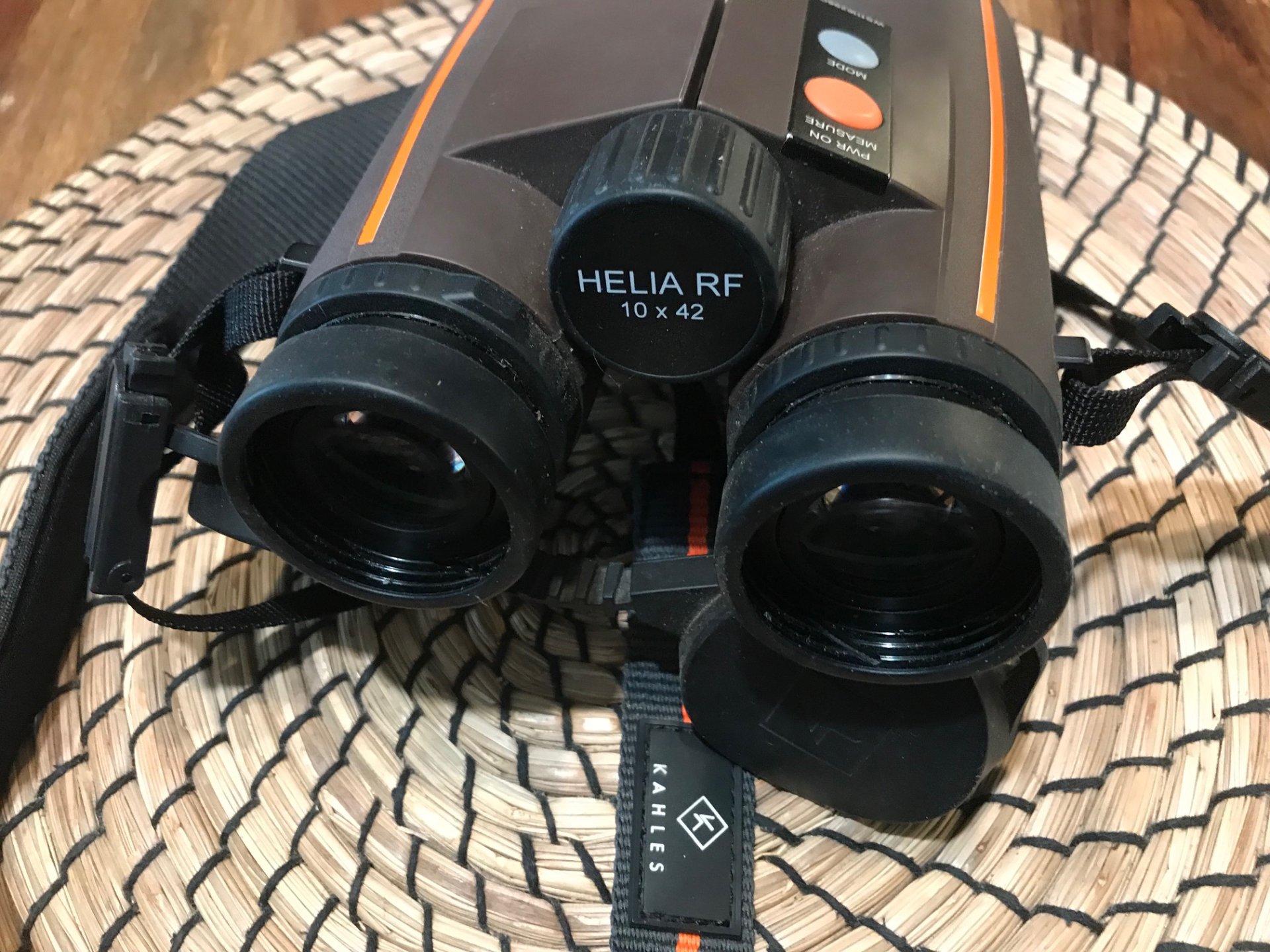 KAHLES Helia 10x42 RF - der Spitzenklasse Fernglas mit Entfernugsmesser – Bild 2