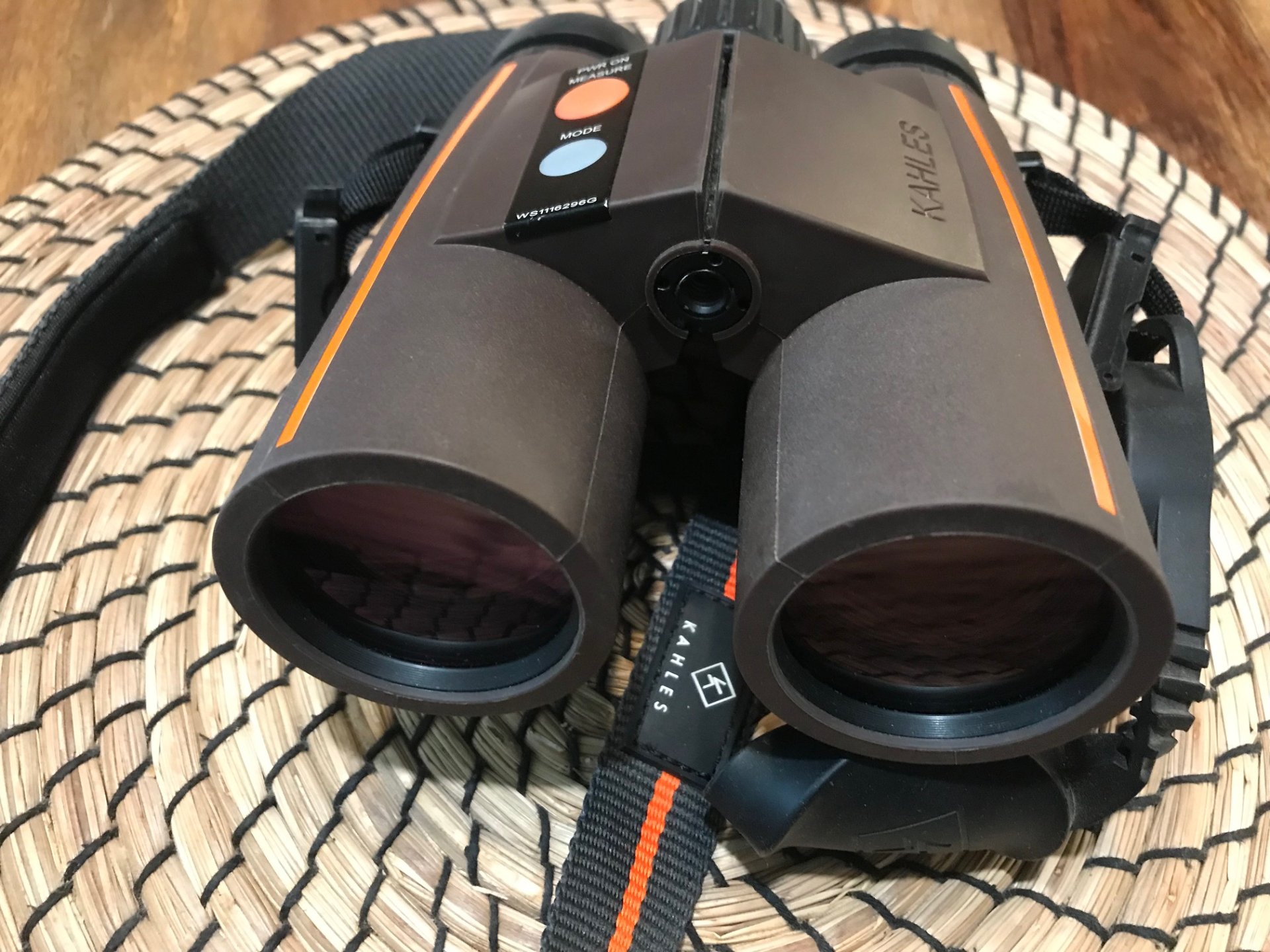 KAHLES Helia 10x42 RF - der Spitzenklasse Fernglas mit Entfernugsmesser – Bild 3
