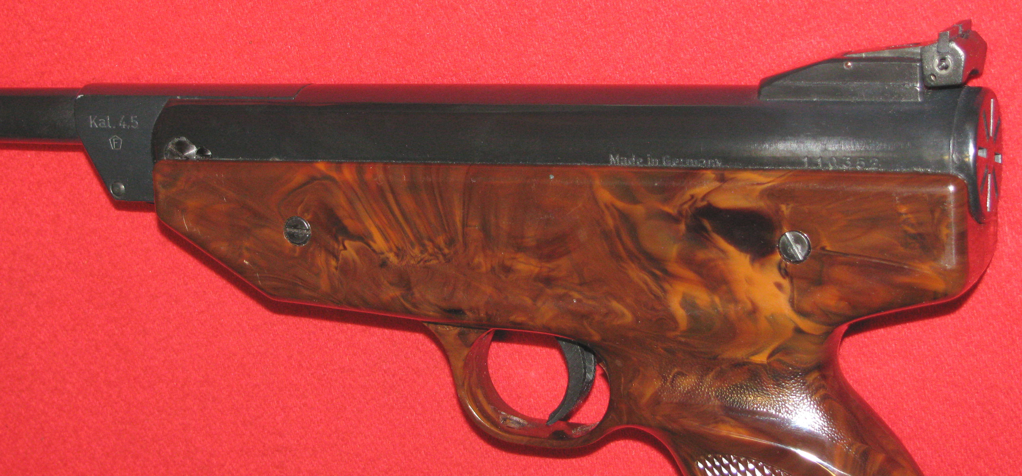 WEIHRAUCH Luftpistole, eine WEIHRAUCH HW 70 mit F - Zeichen in Cal. 4,5mm – Bild 3