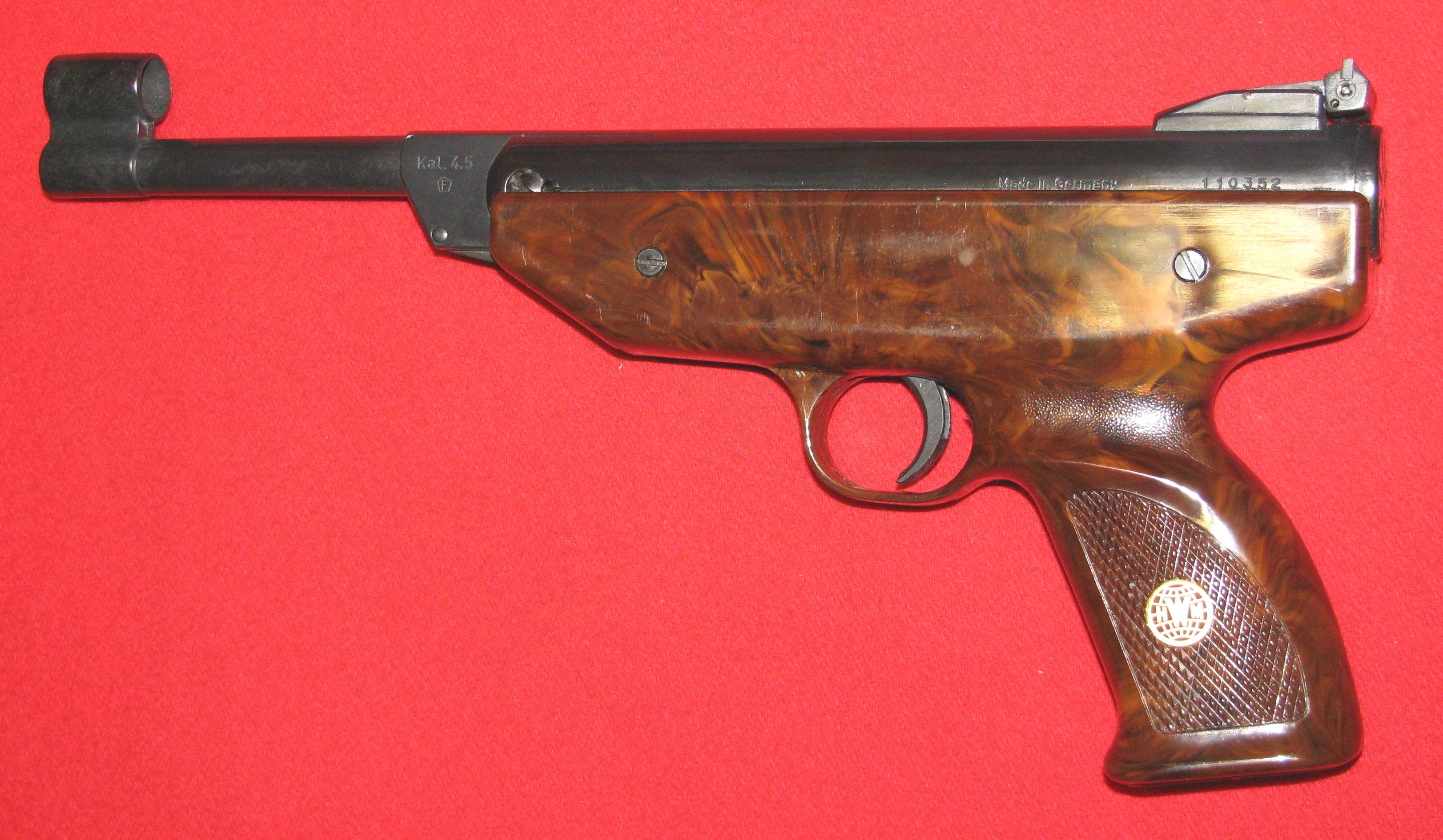 WEIHRAUCH Luftpistole, eine WEIHRAUCH HW 70 mit F - Zeichen in Cal. 4,5mm – Bild 1