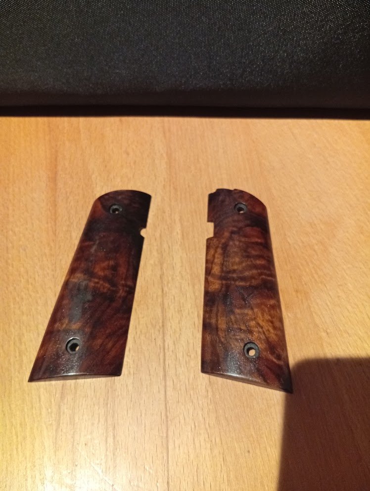 Holzgriffschalen für Pistolen 1911 und ähnliche Nussholz – Bild 3