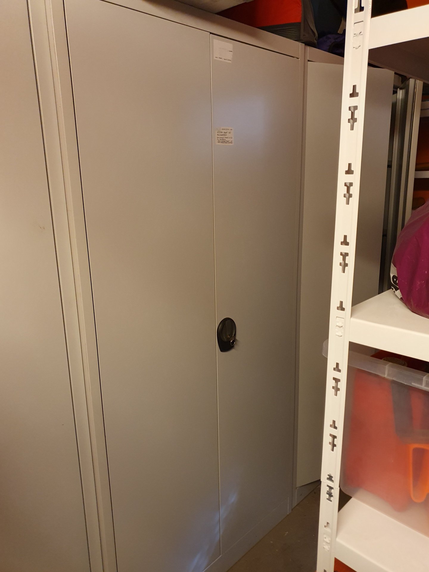 Stahlschrank für Waffenzubehör – Bild 2