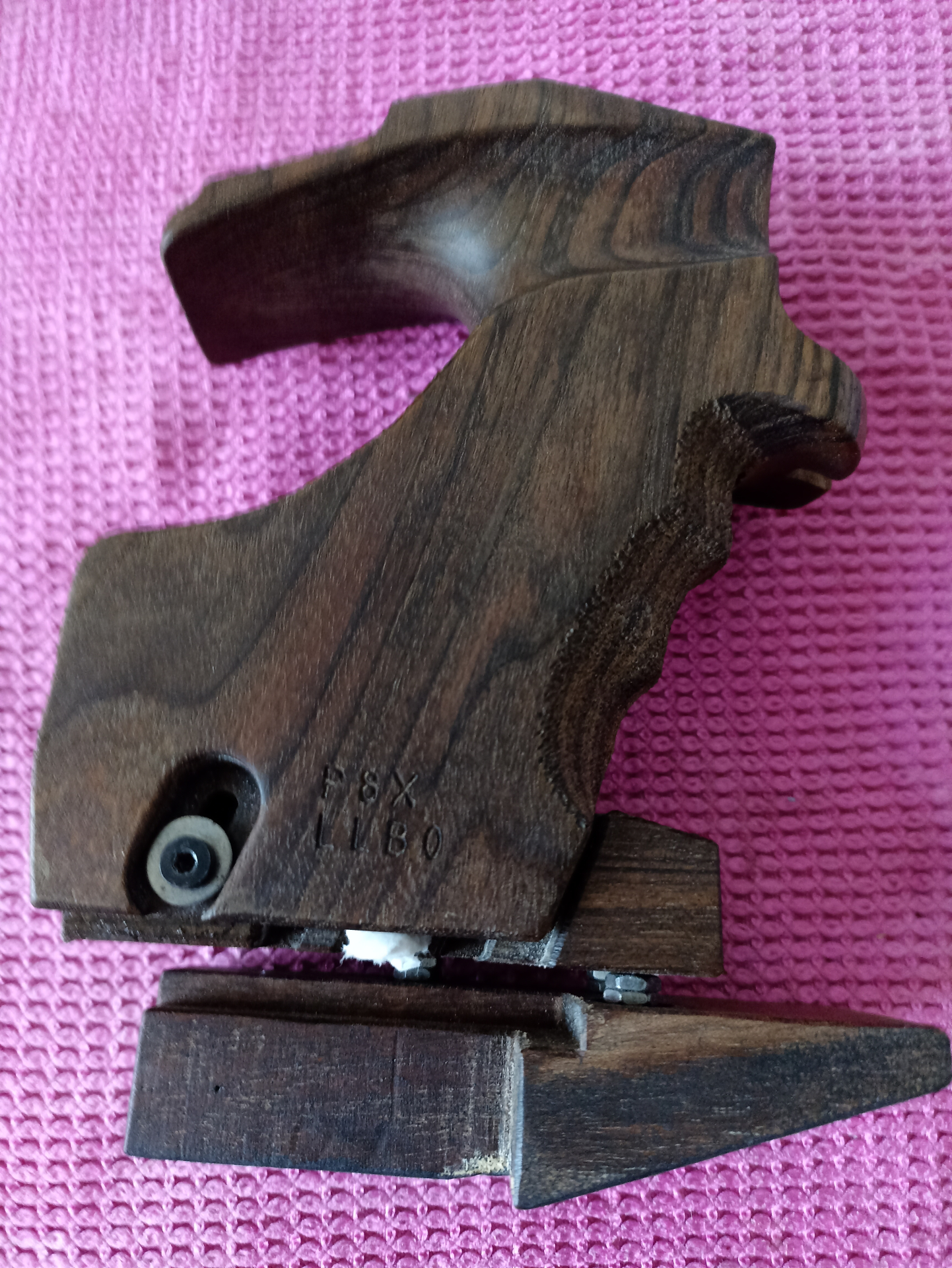 FWB LP P8X Linksgriff mit Auflage – Bild 2