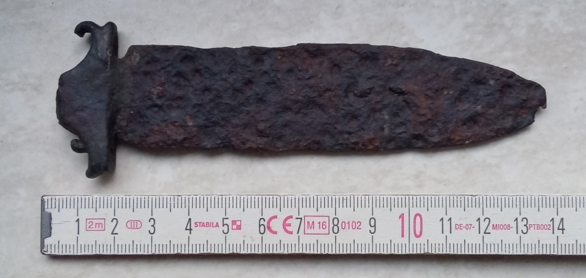 Römischer Dolch, sowie Silbermünze,Antoninian des Kaiser Caracalla – Bild 3