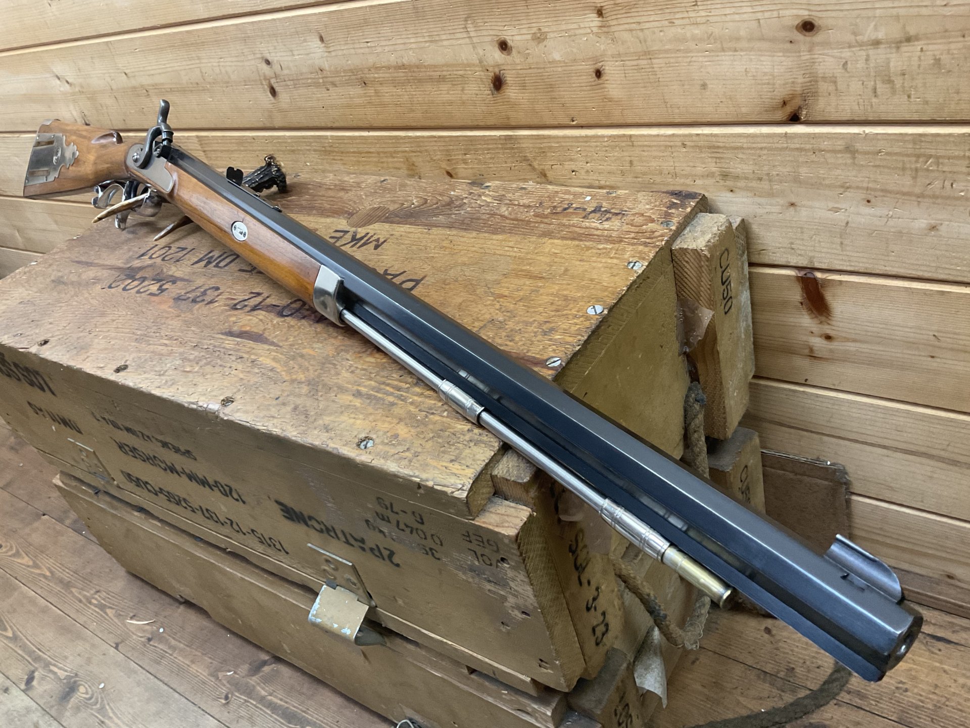 Vorderlader Perkusion MAVI Hawken Rifle, Cal.45, schwehrer Lauf! metall Putzstock! super Zustand! – Bild 4