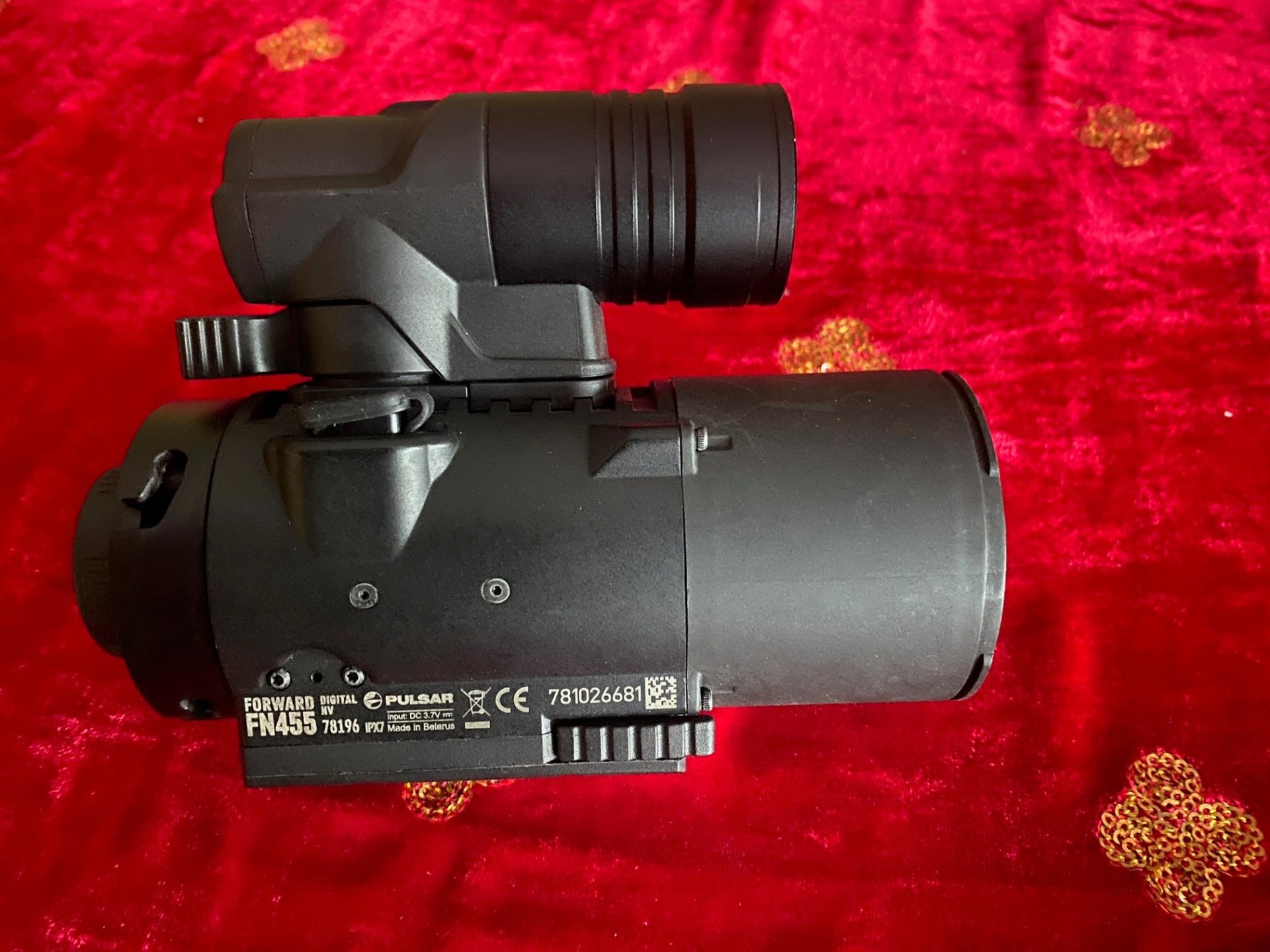 Pulsar Digitales Vorsatzgerät FN 455 mit 2 Adaptern für ZF und Wildbeobachtung – Bild 4
