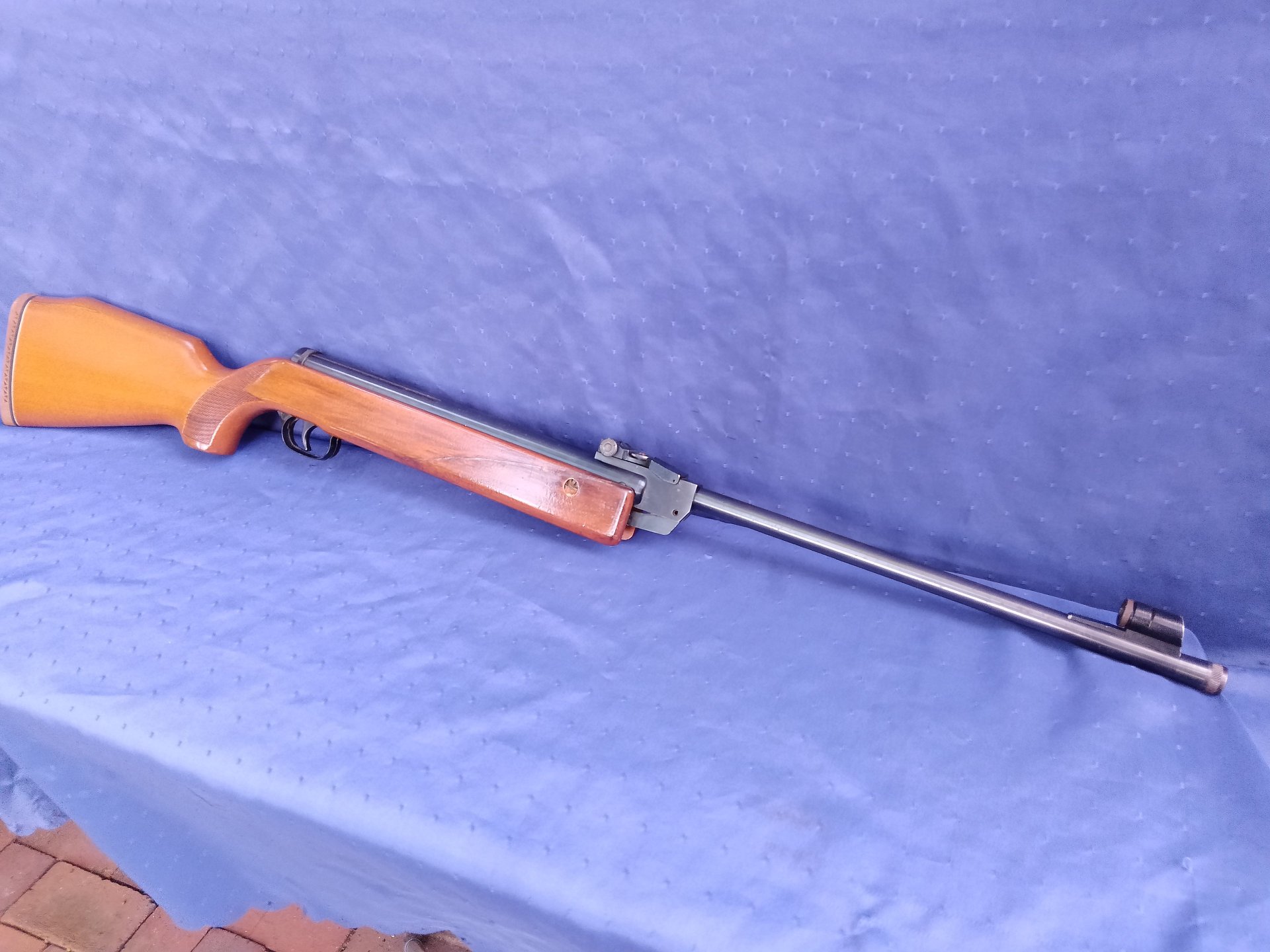 UMA Modell 62 im cal.4,5 mm **Made in Great Britain** Mit Laufgewinde und Laufmantel – Bild 2