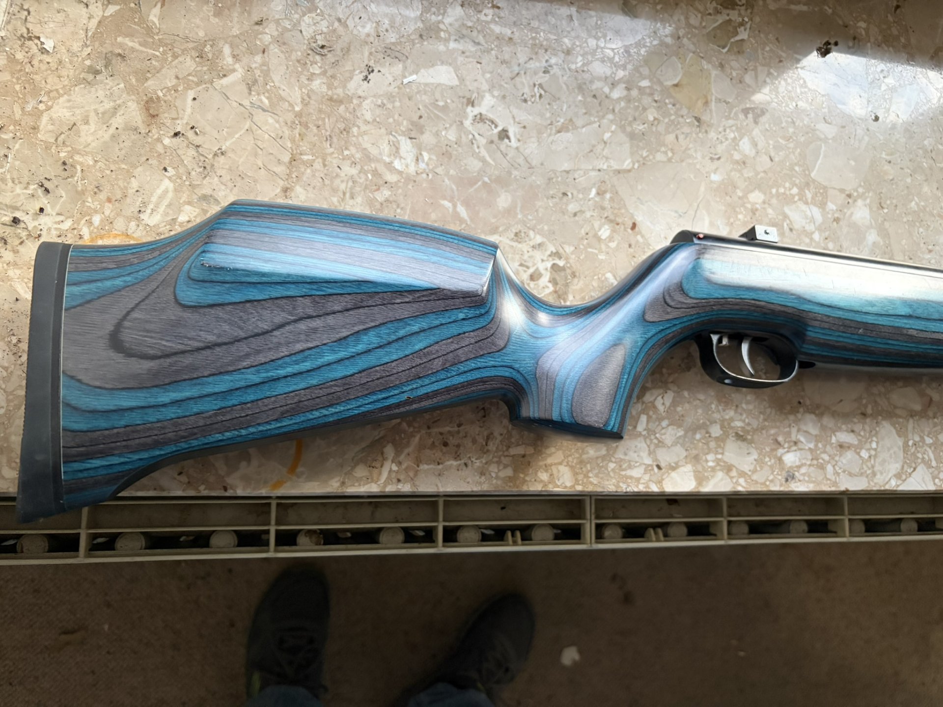 Weihrauch HW97 K - Kaliber 4,5 mm - Sonderedition mit Schichtholzschaft in blau-grau – Bild 2