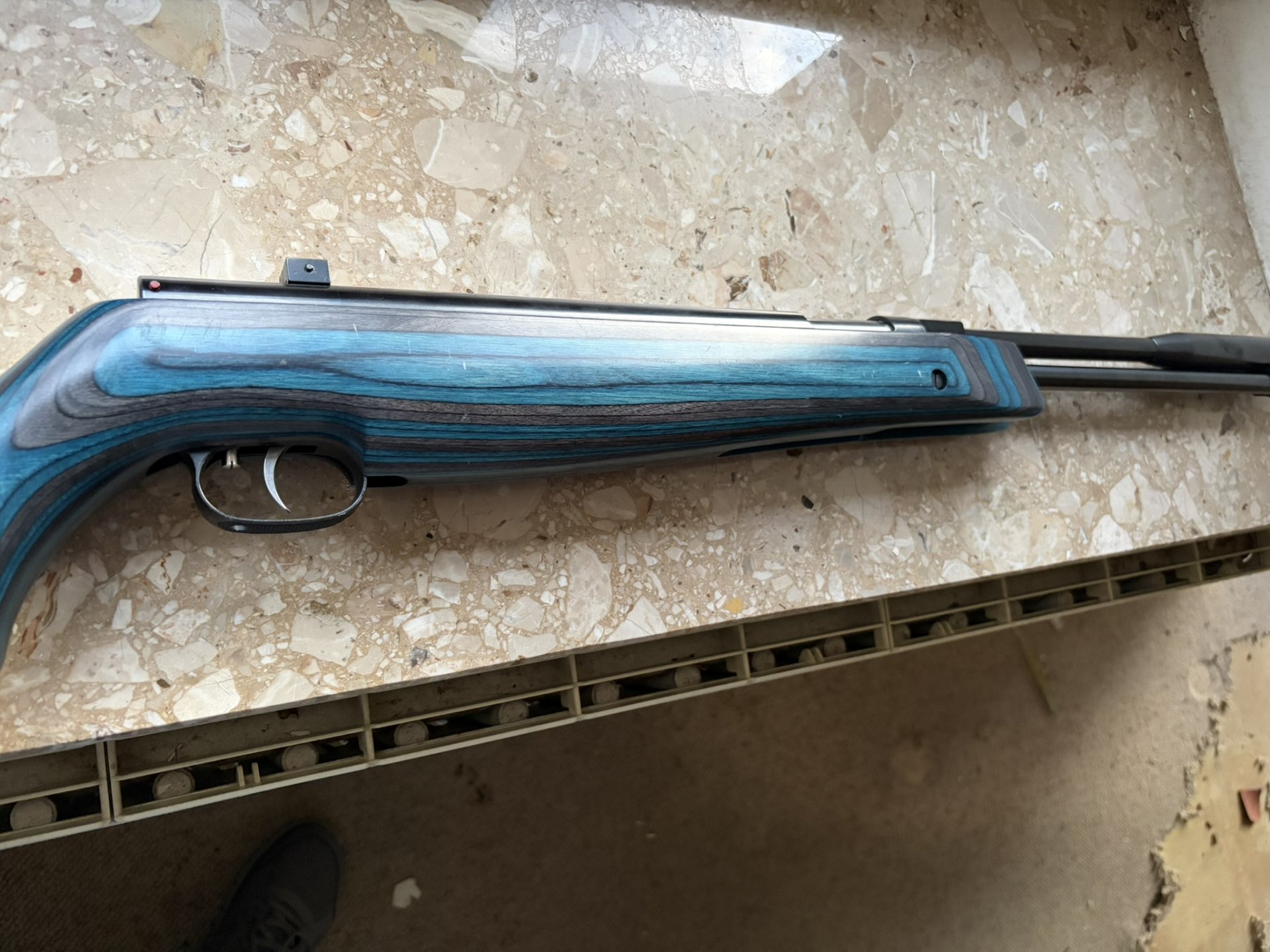Weihrauch HW97 K - Kaliber 4,5 mm - Sonderedition mit Schichtholzschaft in blau-grau – Bild 3