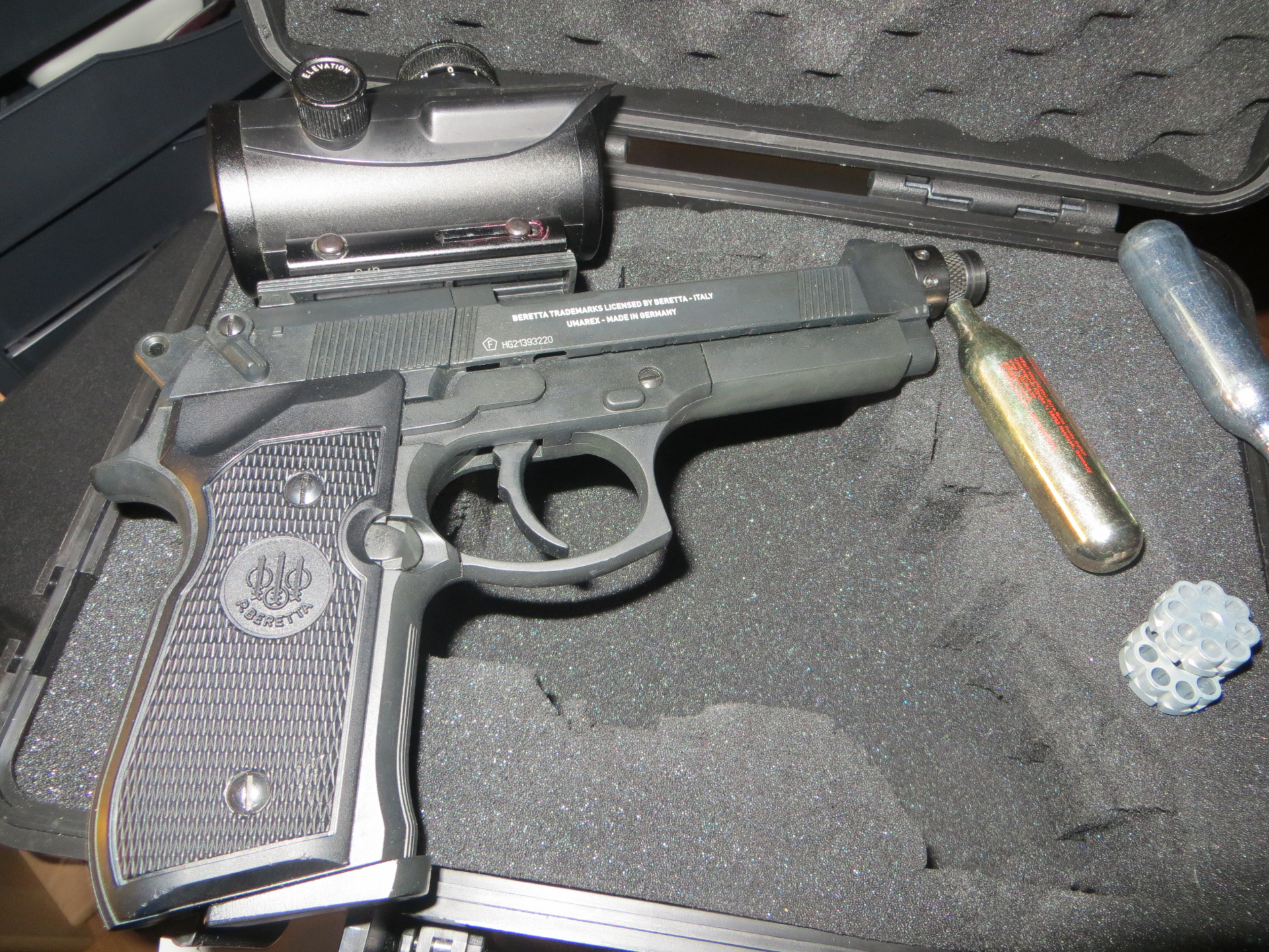 BERETTA 92FSmit REDDOT und KOMPENSATOR – Bild 2